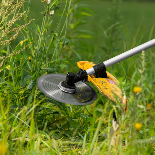 Триммер бензиновый DT-52E, 52 см3, неразъемная штанга, электростартер, состоит из 2 частей Denzel по ценам производителя в Екатеринбурге с доставкой по всей России