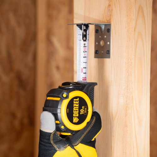 Рулетка 10м х 32мм, автоматич. фиксац., нейлон. покрытие, магнит. зацеп, двухстор. разметка Denzel по ценам производителя в Екатеринбурге с доставкой по всей России