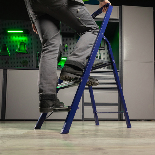 Стремянка, 3 ступени, стальная, Сибртех по ценам производителя в Екатеринбурге с доставкой по всей России