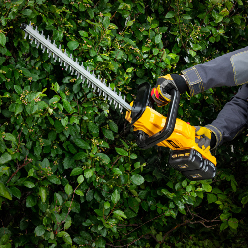 Кусторез аккумуляторный RBC510-36, Li-ion, 36 В, 4 Ач, нож 510 мм, поворотная ручка Denzel по ценам производителя в Екатеринбурге с доставкой по всей России