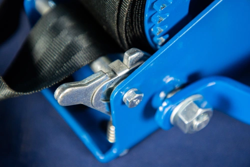 Лебедка ручная барабанная с лентой  0,5т 20 м оцинкованная TOR LHW по ценам производителя в Екатеринбурге с доставкой по всей России