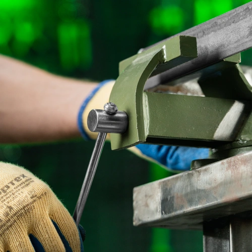 Тиски слесарные, 100 мм, стальные, поворотные Сибртех по ценам производителя в Екатеринбурге с доставкой по всей России