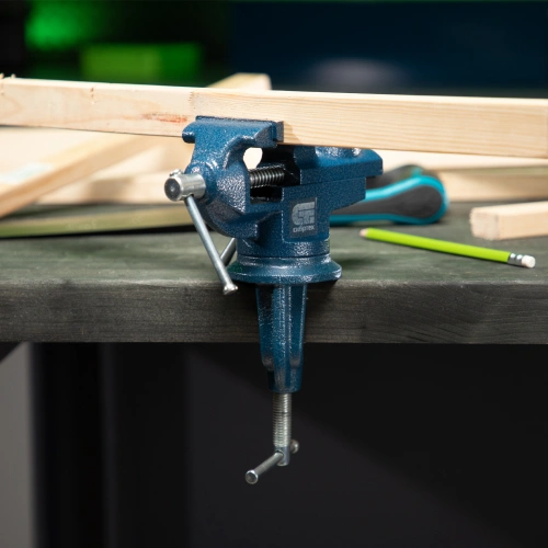 Тиски слесарные, настольные, поворотные, ширина рабочих губок 65 мм, наковальня Сибртех по ценам производителя в Екатеринбурге с доставкой по всей России