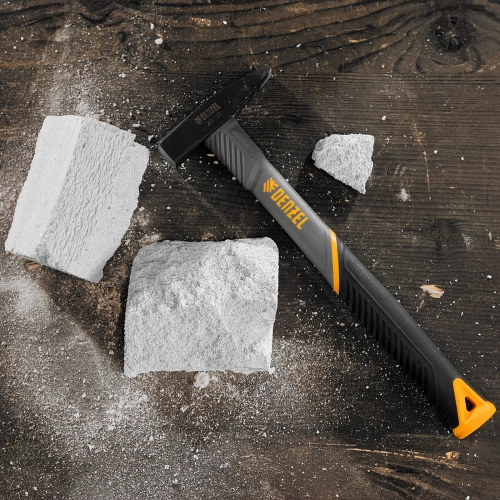 Молоток слесарный, 200 г, кованый, фибергласовая рукоятка c TPR покрытием Denzel по ценам производителя в Екатеринбурге с доставкой по всей России