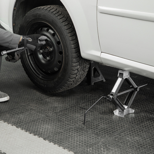 Домкрат ромбический винтовой универсальный ТУ 5.16-469-0213-04, 1,5 т, 105-375 мм по ценам производителя в Екатеринбурге с доставкой по всей России