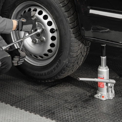 Домкрат гидравлический бутылочный, 5 т, высота подъема 216-413 мм, в пластиковый кейсе Matrix по ценам производителя в Екатеринбурге с доставкой по всей России