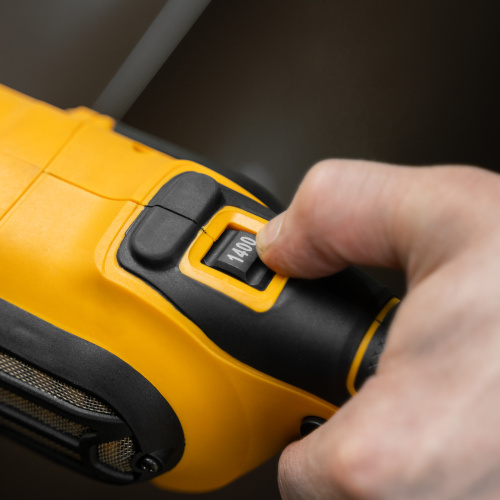 Машина полировальная CP-180, 1400 Вт, 180 мм, 0-3000 об/мин Denzel по ценам производителя в Екатеринбурге с доставкой по всей России