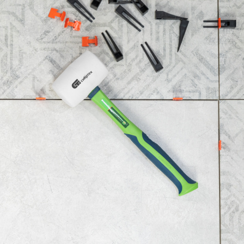 Киянка резиновая, 680 г, белая резина, фибергласовая рукоятка Сибртех по ценам производителя в Екатеринбурге с доставкой по всей России