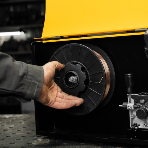 Аппарат инвертор. полуавтомат. cварки IMIG-205SDR, 200 А, ПВ 60%, катушка 5 кг Denzel по ценам производителя в Екатеринбурге с доставкой по всей России