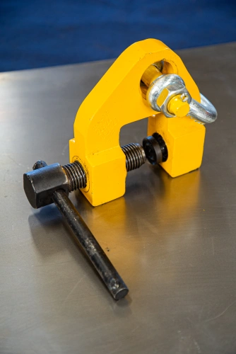 Захват струбцинный вертикальный ZSV (г/п 1,5 т, лист 0-35мм) по ценам производителя в Екатеринбурге с доставкой по всей России