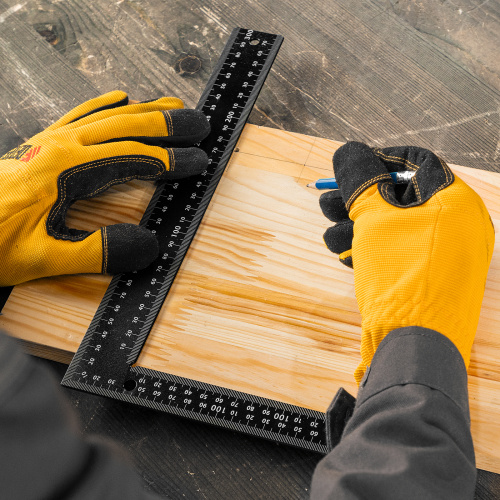 Угольник, 200 х 300 мм, алюминиевый, лазерная гравировка Denzel по ценам производителя в Екатеринбурге с доставкой по всей России