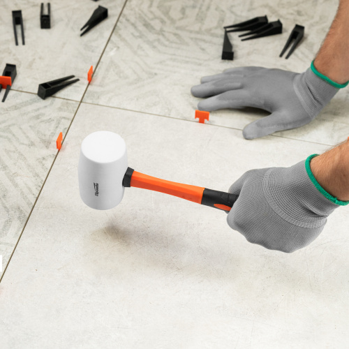 Киянка резиновая, 450 г, белая резина, фибергласовая рукоятка Sparta по ценам производителя в Екатеринбурге с доставкой по всей России