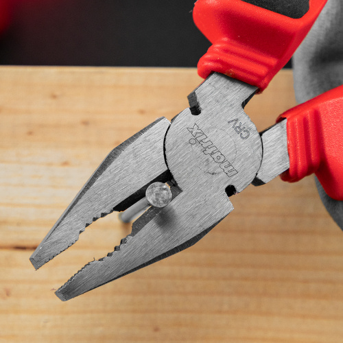 Плоскогубцы комбинированные, 160 мм, хром-ванадий, двухкомпонентные рукоятки Matrix по ценам производителя в Екатеринбурге с доставкой по всей России