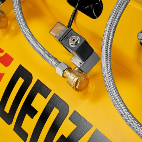 Компрессор безмасляный, малошумный DLS 3300/100, 3300 Вт,3x1100, 100 л, 570 л/мин ,блок управления Denzel по ценам производителя в Екатеринбурге с доставкой по всей России