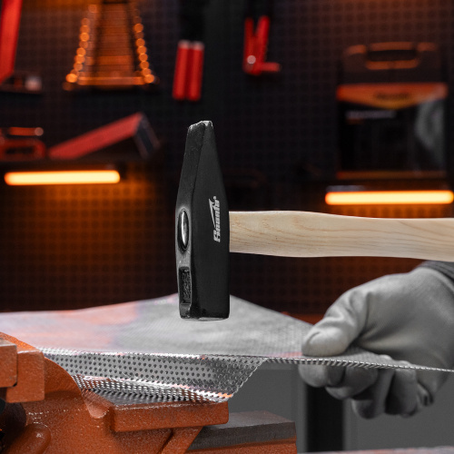 Молоток слесарный, 300 г, квадратный боек, деревянная рукоятка Sparta по ценам производителя в Екатеринбурге с доставкой по всей России