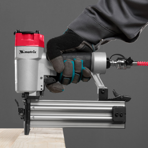 Нейлер пневматический для гвоздей от 10 до 50 мм Matrix по ценам производителя в Екатеринбурге с доставкой по всей России