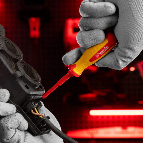 Отвертка Insulated, PH0 x 75 мм, CrMo, до 1000 В, двухкомпонентная рукоятка Matrix Professional по ценам производителя в Екатеринбурге с доставкой по всей России