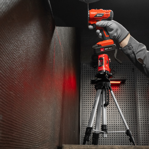 Лазерный уровень самовыравнивающийся, 150 мм, штатив 1150 мм, набор в пластиковом кейсе Matrix по ценам производителя в Екатеринбурге с доставкой по всей России