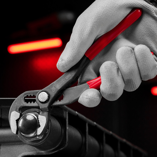 Клещи переставные 180 мм, кнопочный механизм, хром-ванадий, обливные рукоятки Matrix по ценам производителя в Екатеринбурге с доставкой по всей России