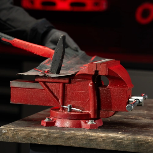 Тиски слесарные, 150 мм, поворотные, с наковальней Matrix по ценам производителя в Екатеринбурге с доставкой по всей России