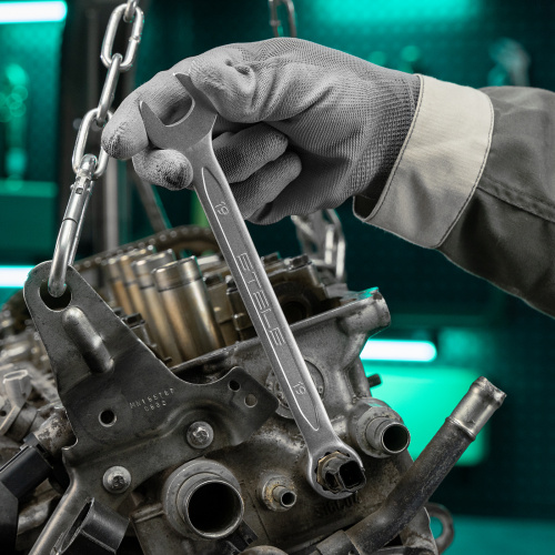 Набор инструментов, 1/2", CrV, пластиковый кейс 31 предмет Stels по ценам производителя в Екатеринбурге с доставкой по всей России