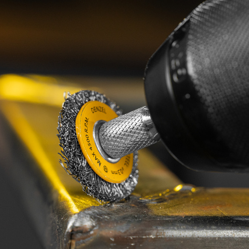 Набор щеток для дрели, 5 Плоских 25-38-50-63-75 мм, шпилька, нерж. вит. проволока Denzel по ценам производителя в Екатеринбурге с доставкой по всей России