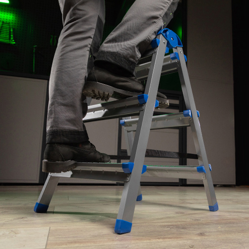 Стремянка двухсторонняя 3 ступени, сталь профиль, стальные ступени, Сибртех по ценам производителя в Екатеринбурге с доставкой по всей России