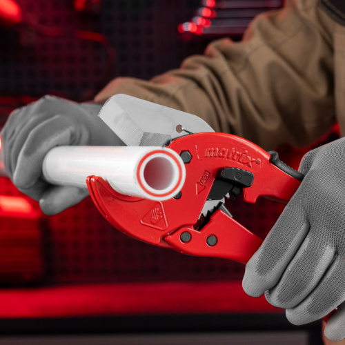 Ножницы для резки изделий из ПВХ, D до 42 мм, обрезиненная опорная рукоятка, порошковое покрытие рукояток Matrix по ценам производителя в Екатеринбурге с доставкой по всей России