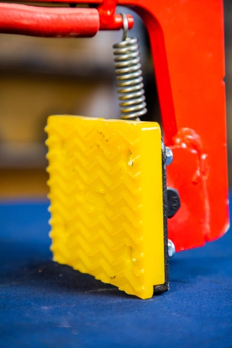 Клещевой вертикальный захват TOR для брикетов и блоков 12-18 см г/п 280 кг по ценам производителя в Екатеринбурге с доставкой по всей России