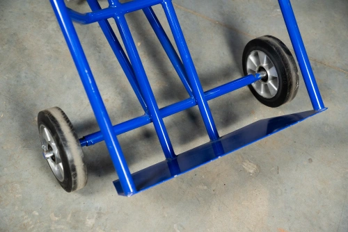 Тележка для металлических бочек TOR КБ-2 (250 пневмо+160 поворотное) по ценам производителя в Екатеринбурге с доставкой по всей России