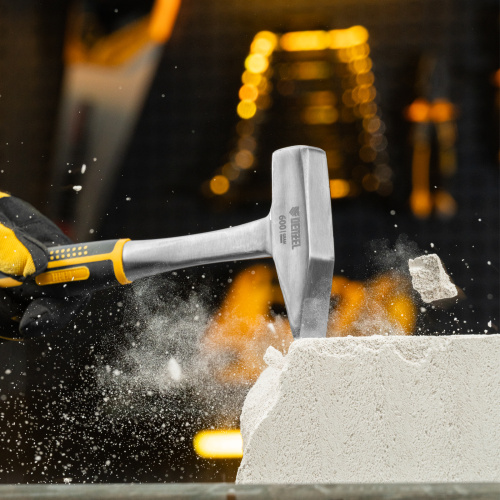 Молоток слесарный 600 г, цельнометаллический, двухкомпонентная рукоятка Denzel по ценам производителя в Екатеринбурге с доставкой по всей России