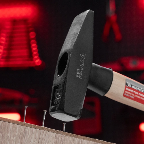 Молоток слесарный, 400 г, квадратный боек, деревянная рукоятка Matrix по ценам производителя в Екатеринбурге с доставкой по всей России