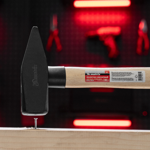 Молоток слесарный, 1500 г, квадратный боек, деревянная рукоятка Matrix по ценам производителя в Екатеринбурге с доставкой по всей России