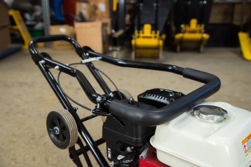 Виброплита 80 кг, 16кН (Honda) без бака колесный комплект TOR C-90L по ценам производителя в Екатеринбурге с доставкой по всей России