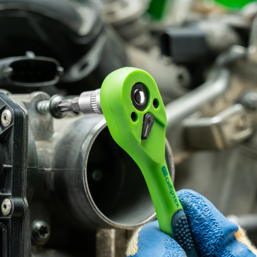 Ключ-трещотка 1/4", CrV, 72 зуба, с быстрым сбросом Сибртех по ценам производителя в Екатеринбурге с доставкой по всей России