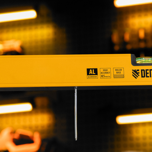 Уровень алюминиевый, магнит, фрезерованный, 3 глазка (1 зеркал.) 0,5 мм/м, 800 мм Denzel по ценам производителя в Екатеринбурге с доставкой по всей России