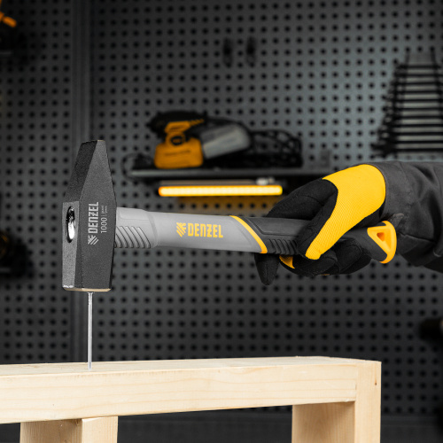 Молоток слесарный, 1000 г, кованый, фибергласовая рукоятка c TPR покрытием Denzel по ценам производителя в Екатеринбурге с доставкой по всей России