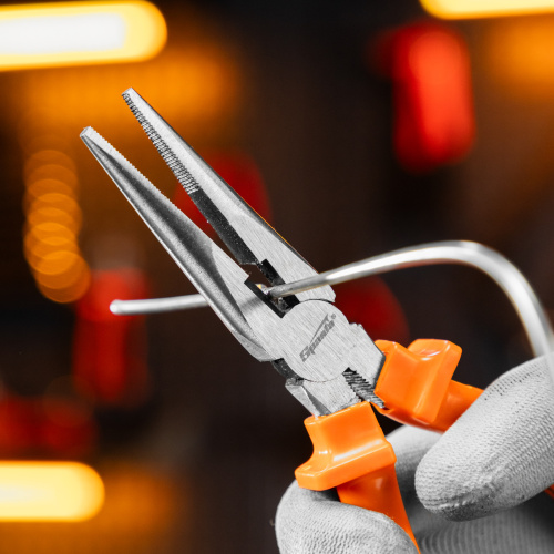 Длинногубцы прямые Classic, 180 мм, шлифованные, пластмассовые рукоятки Sparta по ценам производителя в Екатеринбурге с доставкой по всей России