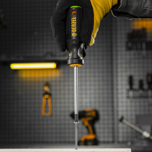 Отвертка PZ2x100 мм, CrV, трехкомпонентная рукоятка Denzel по ценам производителя в Екатеринбурге с доставкой по всей России