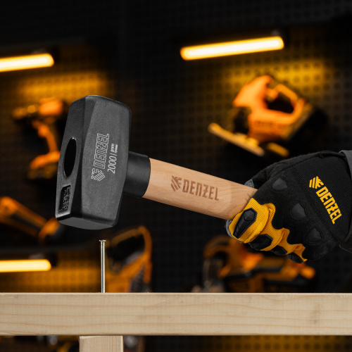 Кувалда, 2000 г, кованая головка, буковая рукоятка Denzel по ценам производителя в Екатеринбурге с доставкой по всей России