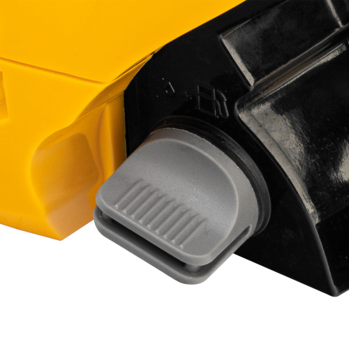 Пила цепная бензиновая DGS-4516, шина 40 см, 45 см3, 3 л.с, шаг 3/8, паз 1.3 мм, 57 звеньев Denzel по ценам производителя в Екатеринбурге с доставкой по всей России