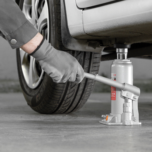 Домкрат гидравлический бутылочный, 6 т, h подъема 216-413 мм, в пластиковом кейсе Matrix по ценам производителя в Екатеринбурге с доставкой по всей России