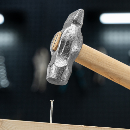 Молоток слесарный, 500 г, круглый боек, деревянная рукоятка по ценам производителя в Екатеринбурге с доставкой по всей России