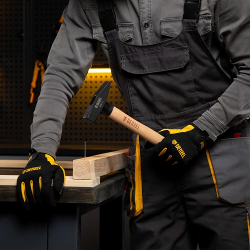 Молоток слесарный, 600 г, кованый квадратный боек, буковая рукоятка Denzel по ценам производителя в Екатеринбурге с доставкой по всей России