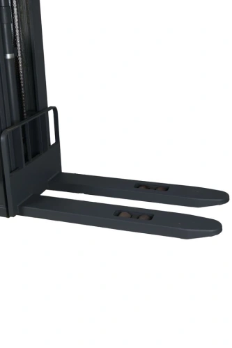 Штабелер самоходный 1,5 т 5,6 м XILIN CDDR15-III 24/200 В/Ач (сопровождаемый) по ценам производителя в Екатеринбурге с доставкой по всей России