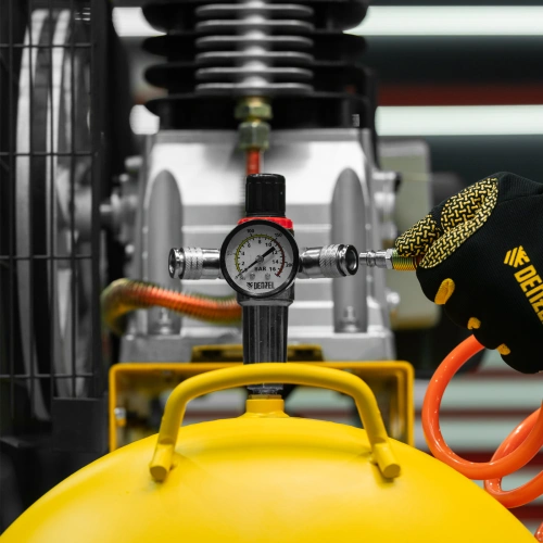 Компрессор воздушный BCI3000-T/200, ременный привод , 3.0 кВт, 200 литров, 530 л/мин Denzel по ценам производителя в Екатеринбурге с доставкой по всей России