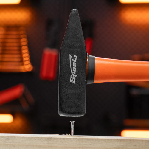 Молоток слесарный, 800 г, фибергласовая обрезиненная рукоятка Sparta по ценам производителя в Екатеринбурге с доставкой по всей России