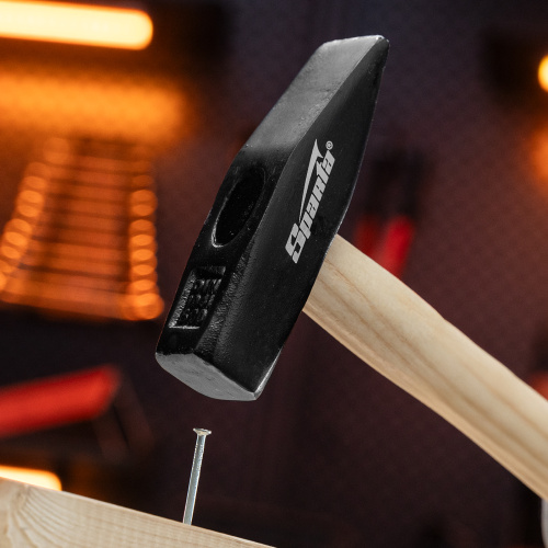 Молоток слесарный, 600 г, квадратный боек, деревянная рукоятка Sparta по ценам производителя в Екатеринбурге с доставкой по всей России