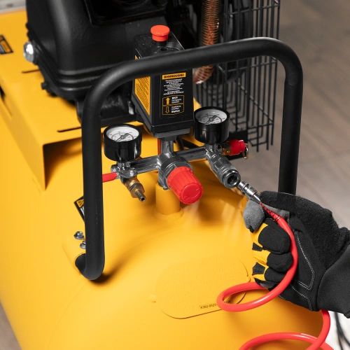 Компрессор воздушный BCV2200/100, ременный привод, 2.2 кВт, 100 литров, 370 л/мин Denzel по ценам производителя в Екатеринбурге с доставкой по всей России