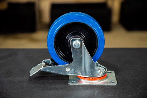 Колесо поворотное резина SRCLb 63 160 мм с тормозом (F) по ценам производителя в Екатеринбурге с доставкой по всей России